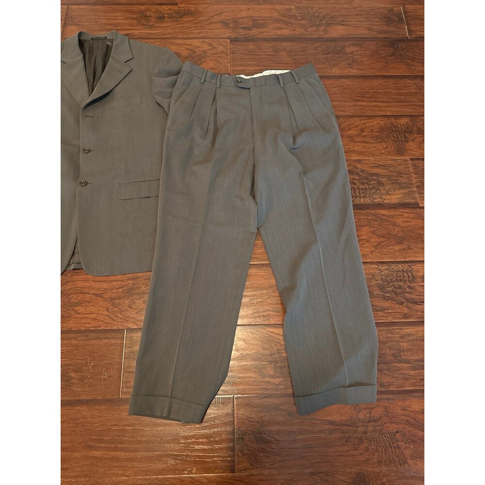 Pal Zileri Men’s Gray 2-Piece Suit Wool Blend Italy Pleated Pants Classic Fit - Picture 3 of 6